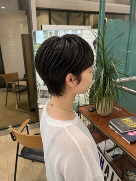 アピィス(appiis) 横浜西口/グレーヘアー メテオストレート ひし形レイヤーボブ