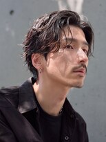 テン 心斎橋(tenn.)&nbsp;メンズセンターパート七三分けパートニュアンスパーマ刈り上げ