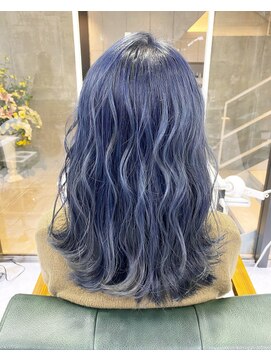 デイズ(days) ネイビーカラーアッシュブリーチデザインカラー☆セミディ