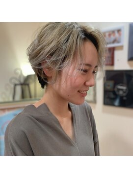 ヘアアンドスペース ベロン(hair&space velon) 大人カワイイショート