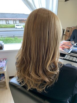 コアフィールフィス(COIFFURE fils) 《見附　今町》M3D ハイトーン巻き髪　ロングヘア