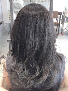 エマ(emma) 透明感グラデーションカラー