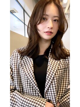 アイヴィ 表参道(IVY) レイヤーカット 韓国ヘア 顔まわりレイヤー 透明感カラー 井坂