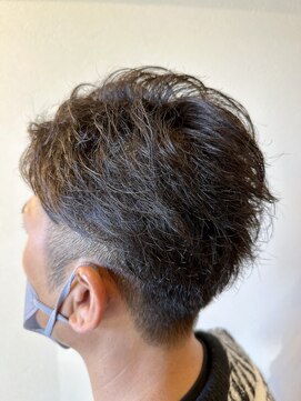 クレーヌ(CREINE) 短髪アップバングサイドパートショート