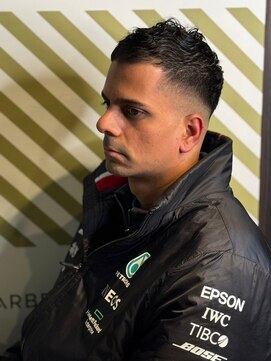 バーバーバー アカバネ(BARBER-BAR AKABANE) フェード×くせ毛ベリーショートで大人の男のかっこよさ#1