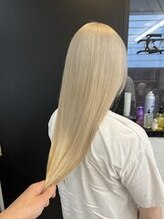 ★ホワイトベージュ★　[ブリーチ/ダブルカラー/韓国ヘア/レイヤーカット/エクステ]