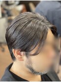 大人短髪センターパートヘアカット