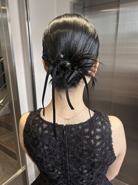 ディティカ サウ(Dityca sow) タイトシニヨン/カチモリヘア/結婚式/参列/お呼ばれヘア