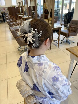 フォルテ 藤枝エピ店 シニヨンで魅せる夏祭りヘアアレンジ