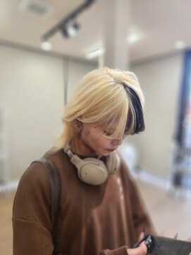 ブラック×ホワイトブロンド