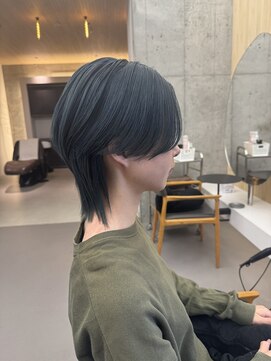 スト 静岡鷹匠(sto) 着物ヘア/ダークアッシュ/ミディアムレイヤーカット/静岡鷹匠