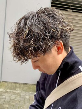 ワンズナゴヤ 名古屋栄店(ONE's NAGOYA) スペインカールスパイキーショートブルーブラックフェザーパーマ