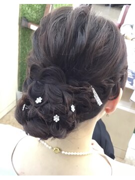 ワンポイント ウィズ パリス(One Point with Paris) 編み込みシニョン