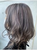 透明感グレージュボブ