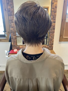 エルバッチャ 千代田町店 太田(Lbaccia) くせ毛をいかしたショートスタイル (太田エリア)