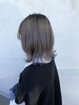 ティム(tim)&nbsp;透明感のあるグレージュカラー