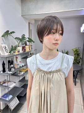 ヴェイン 渋谷(vain) ミルクティーグレージュ/前髪ありショート/マッシュショート