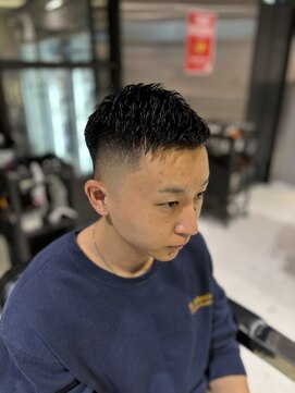 フランクスバーバーザスタンド(Frank’s barber the stand) メンズビジネスショートスキンフェードバーバースタイルF