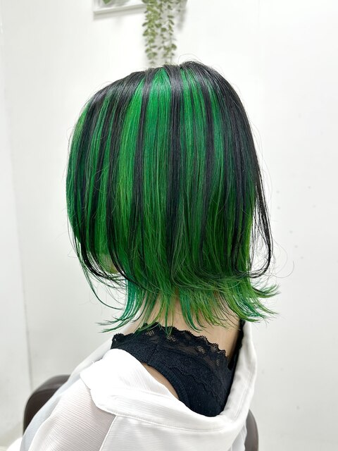グリーン×ブラック 個性的カラー