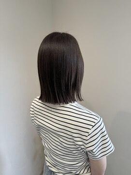 ラヴィン(LOVIN’) グレージュ/暗髪/切りっぱなしボブ