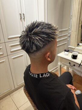 ヘアスタジオ アルス 御池店(hair Studio A.R.S) ホワイト系メッシュ スキンフェード