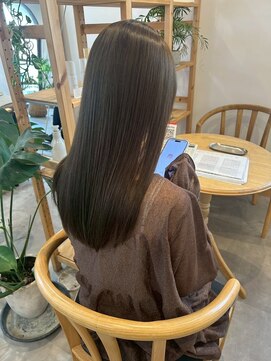 ソラ(SORA.) オリーブベージュ/オリーブ/20代/30代/40代/レイヤー/髪質改善