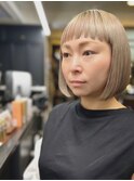 ハイトーンオン眉ボブ