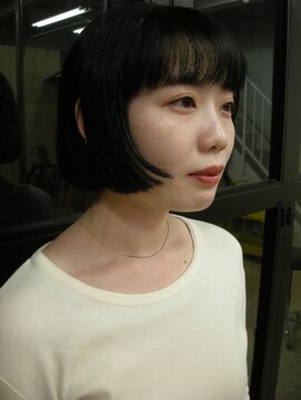 ハマモト ヤマ オオサカ(ハマモト Yama Osaka) 前上がりなボブカット