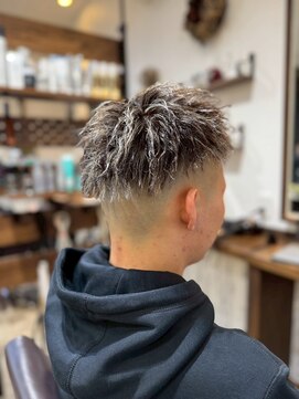 ゴデーレ(GODERE) 20代30代40代ナチュラル束感ツーブロック波打ちパーマカジュアル