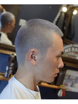 ミスターバーバー(Mr.BARBER) 銀髪坊主