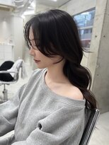ヒン(HIN) 透明感たっぷりのダークグレージュカラー