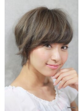 ドアベルヘアリビング(Door Bell hair Living) 美シルエットショート