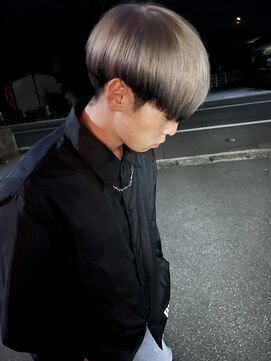 ヘアショップ ホップエム(HAIR SHOP HOP M) ホワイトシルバー&ブラックツートン