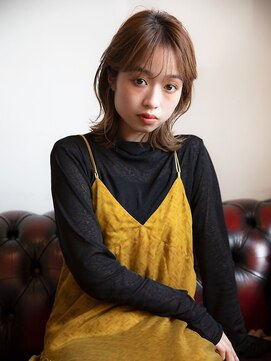 シー 岡崎(,SHE) ミディアムボブヘア