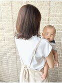 ママさんにおすすめ外ハネレイヤーミディベージュカラー自由が丘