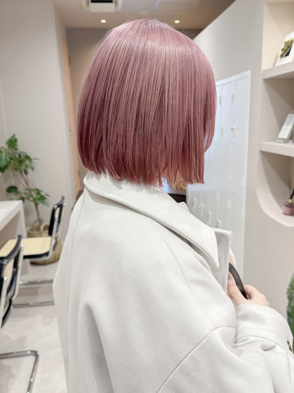 ピンクベージュ/ブリーチ/切りっぱなしボブ/表参道