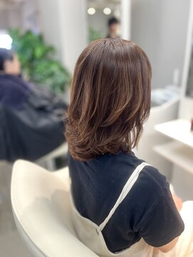 ピュクシス(pyxis) くびれ肩ハネレイヤー×デジタルパーマ