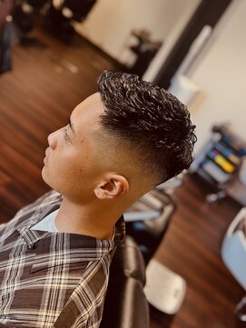 ジェイソンバーバー 2nd(JASON BARBER) アイロンで決めるフェザーアップ