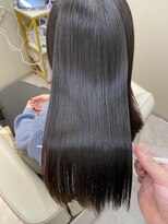 シュヴーブリヤン(cheveux brillants)&nbsp;『美髪縮毛矯正』ネイビーカラー×ストレートロングヘア