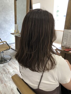 シキ(C key) ブリーチなしで出来る赤みの無いカラー