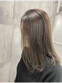 大人気!ストレート×グレージュカラー