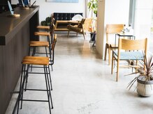 ドレープ(Dreap)の雰囲気（大きなカウンターで待ち時間やお会計の際にもゆっくりと。）