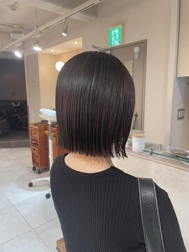 ネオリーブアイム 横浜西口店(Neolive aim) ぷつっとボブ 切りっぱなしボブ ダークグレー sn