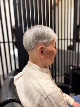 スカイ ビューレックス 丸の内店 ノーパートグレイヘアツーブロック