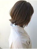 切りっぱなしボブ×ミルキーベージュ