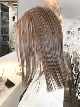 ヨム(YOMU) ハイライトグレージュ