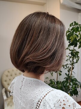 ヨシトモ(YOSHITOMO) 白髪ぼかしハイライト