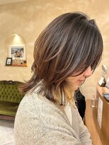 ビュートリアム265(BEAUTRIUM 265)&nbsp;くびれレイヤー顔まわりウルフミディアム ナチュラルウルフ 銀座