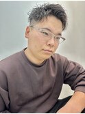 刈り上げツイスト無造作パーマアップバングビジネスメンズヘア