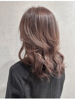 ニィ(2iee.) トップふんわりロングスタイル